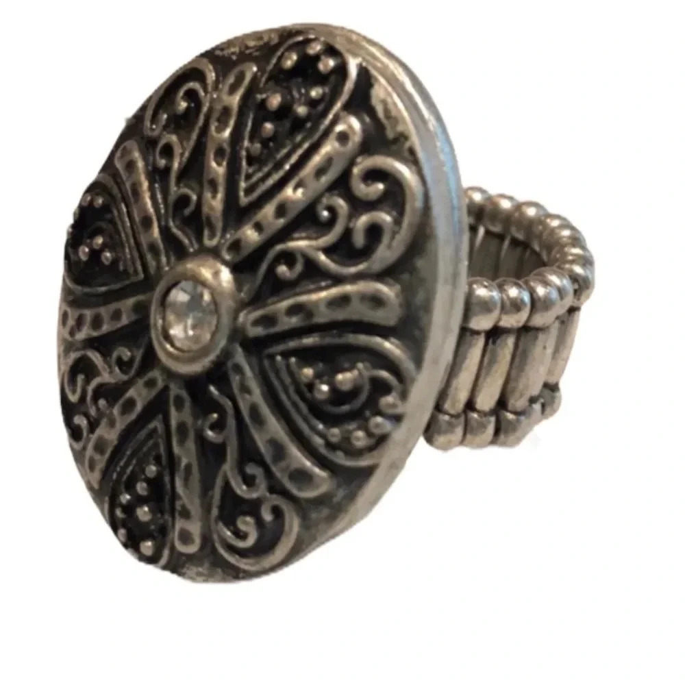RING NEW WOMENS COSTUME JEWELRY LOCKET ELASTIC